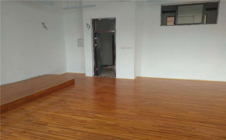 專業(yè)體育木地板多少錢合適