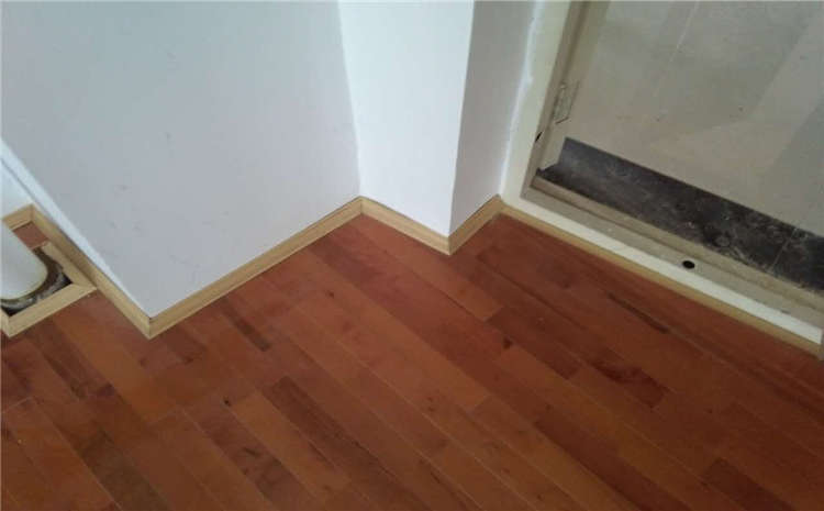 內蒙古專業(yè)體育木地板批發(fā)