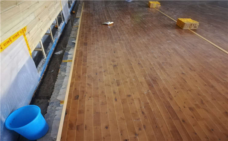 楓木木地板籃球場造價是的多少?