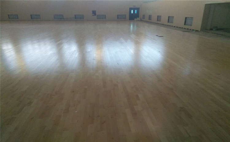 松木體育館木地板怎么保養(yǎng)?