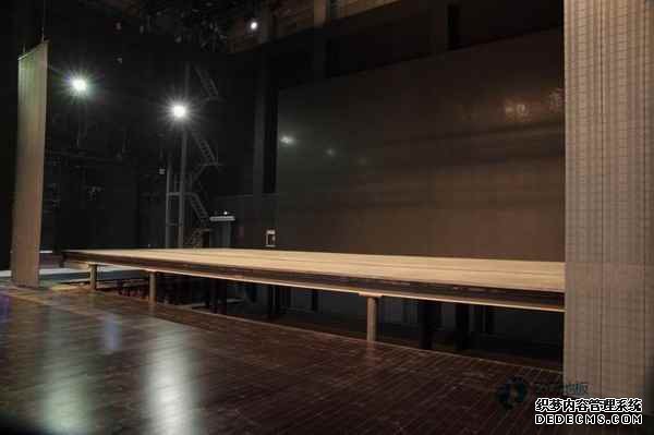 柞木體育實木地板廠